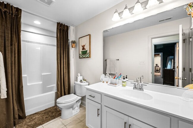 Building Photo - 227 Lookout Ln