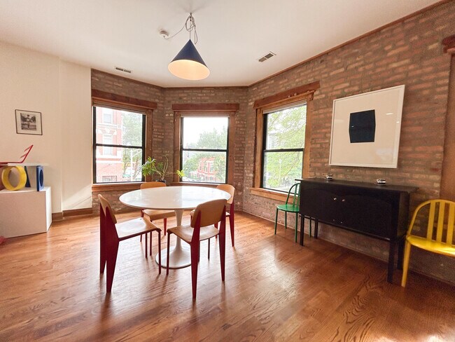 Building Photo - 1803 W Huron St