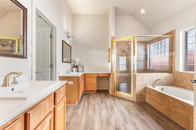 Building Photo - Corner Lot Beauty in Stone Oak Area