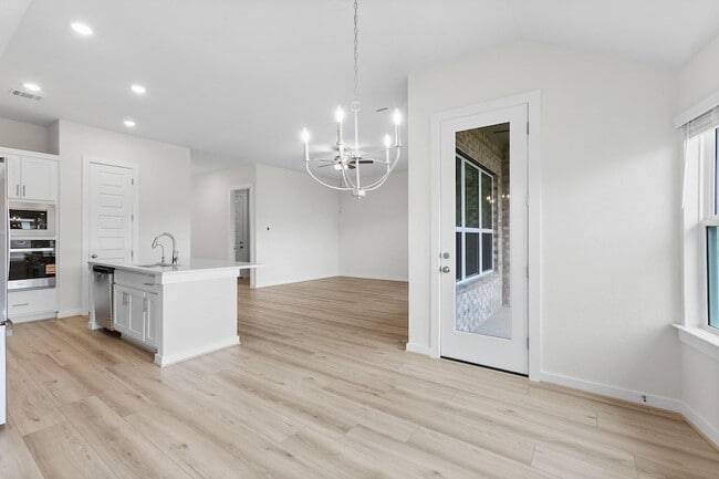 Building Photo - 116 Salado Crk Trl