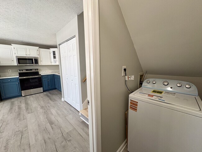 Building Photo - 1410 Ashbourne Dr