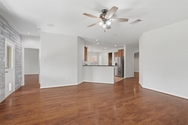 Building Photo - 11126 Celano Dr