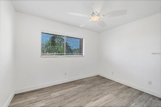 Building Photo - 5565 Ashton Lake Dr
