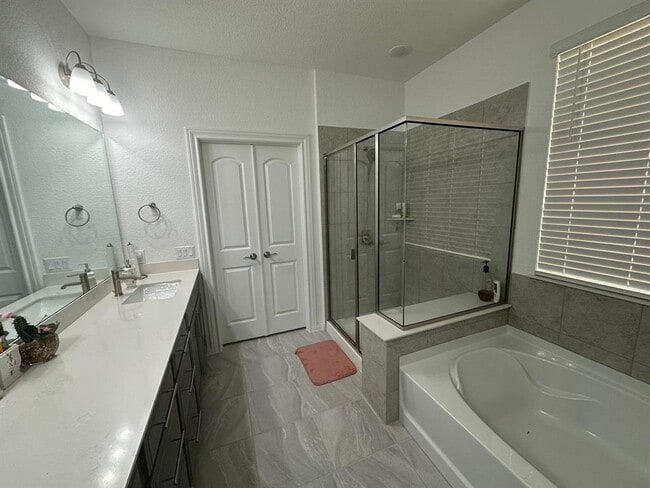 Building Photo - 3421 Jaulan St