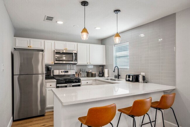 Building Photo - 3814 Seabrook St