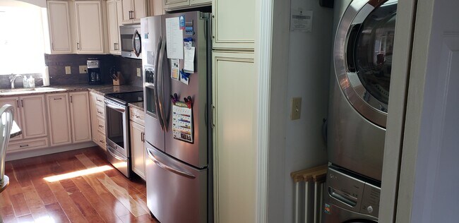 Laundry - 805 Timber Ln