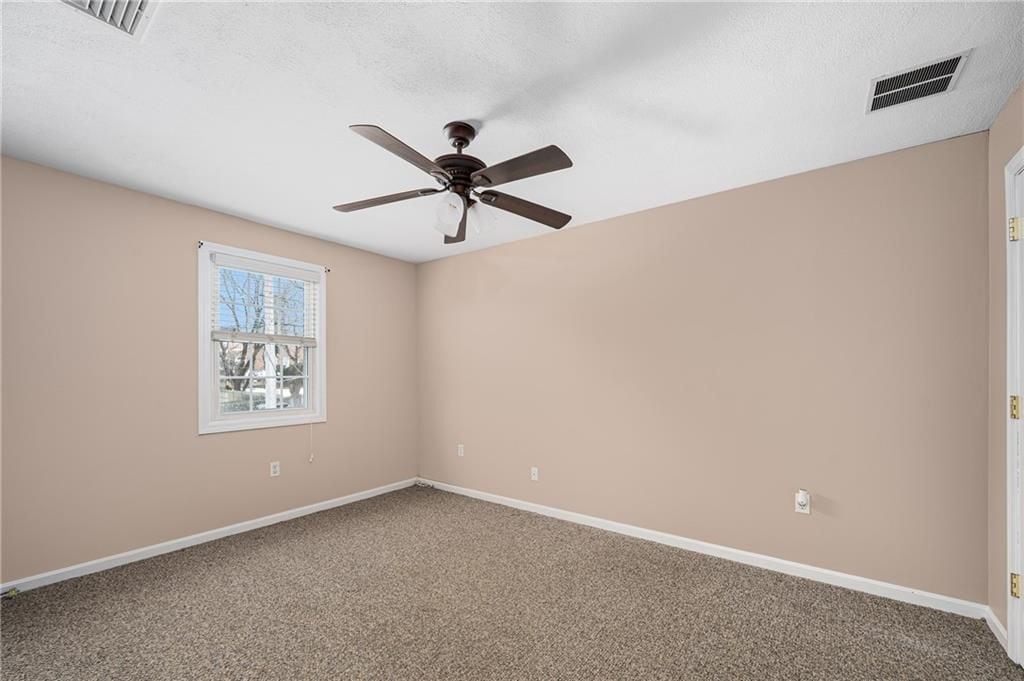 Building Photo - 190 Gladstone St