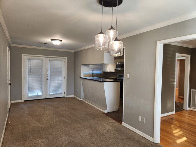 Building Photo - 6418 Woodbrook Ln