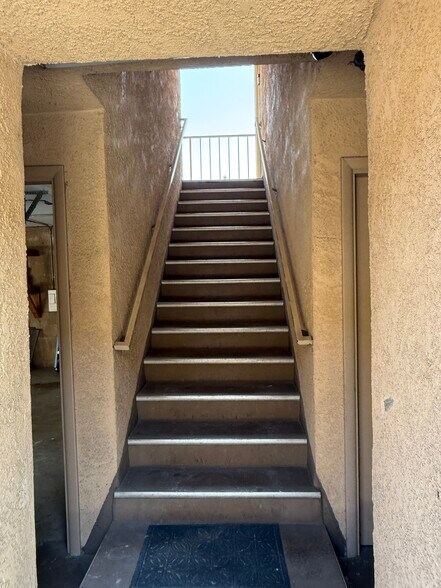 Building Photo - 1011 San Rafael Ave