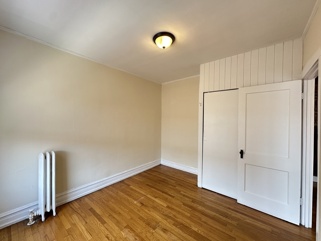Building Photo - 934 W Cornelia Ave
