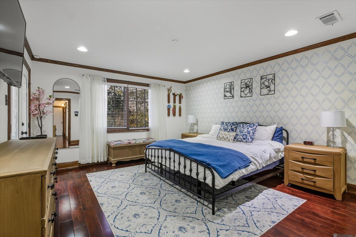 Building Photo - 6414 Highland Rd