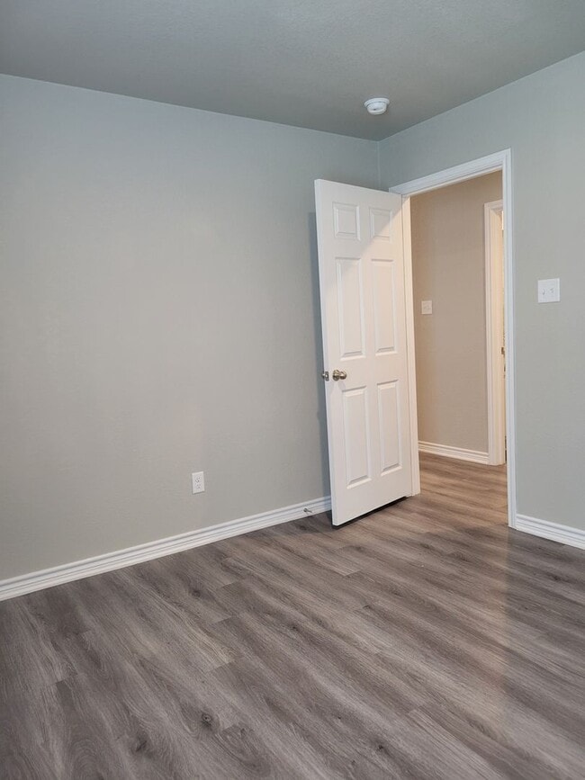 Building Photo - 1606 Pontotoc