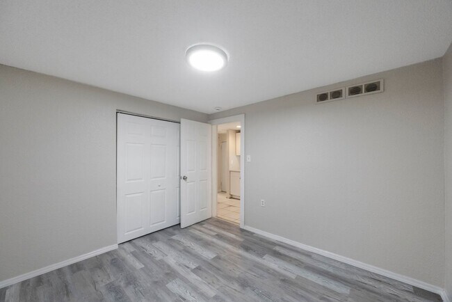 Building Photo - 4540 41st Ave N