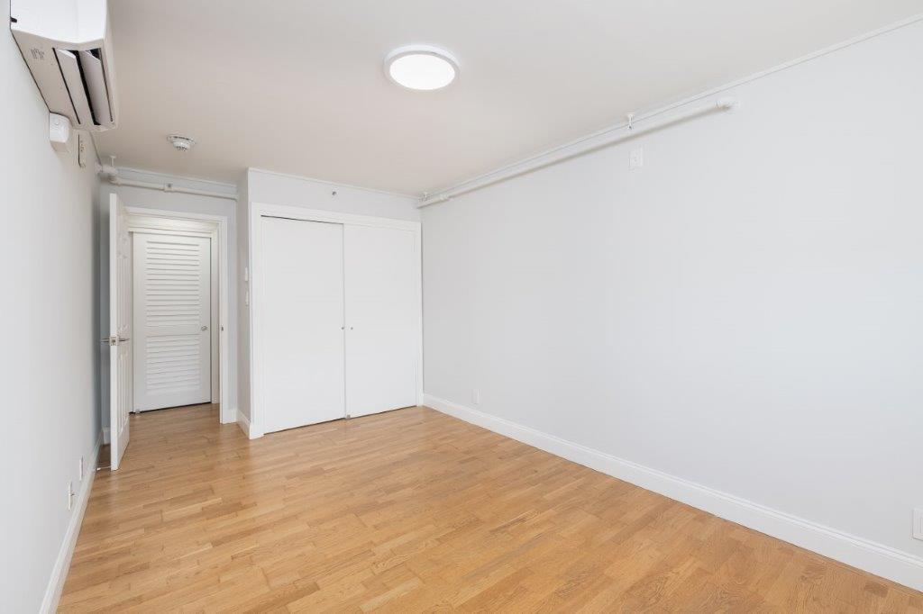 Building Photo - 1422 Columbia Rd