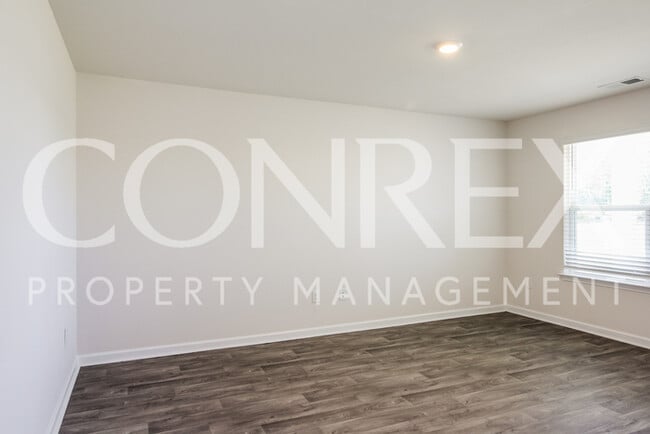 Building Photo - Charming 3 Bed, 2 Bath