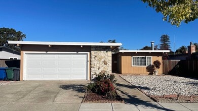 Building Photo - 1213 Otis Dr