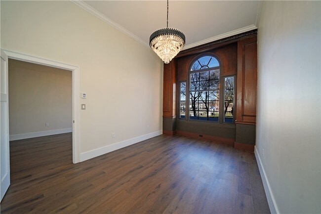 Building Photo - 207 N Main St