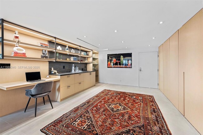 Building Photo - 2301 Collins Ave