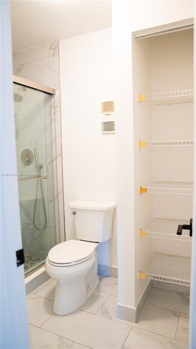 Building Photo - 9023 SW 113th Pl Cir W