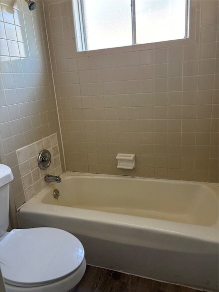 Building Photo - 2114 Yorktown Ct N