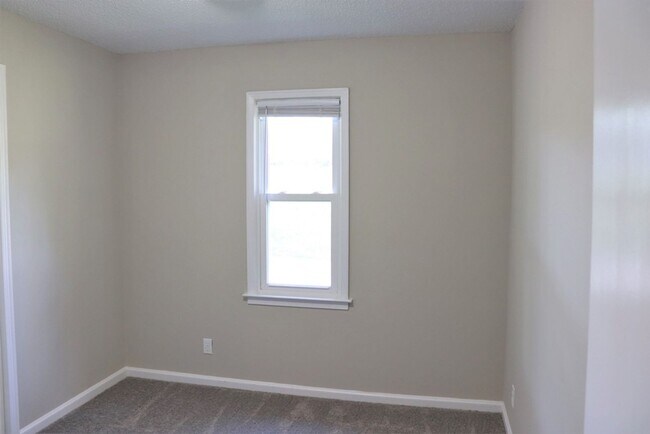 Building Photo - Handsome  3-bedroom ranch home!