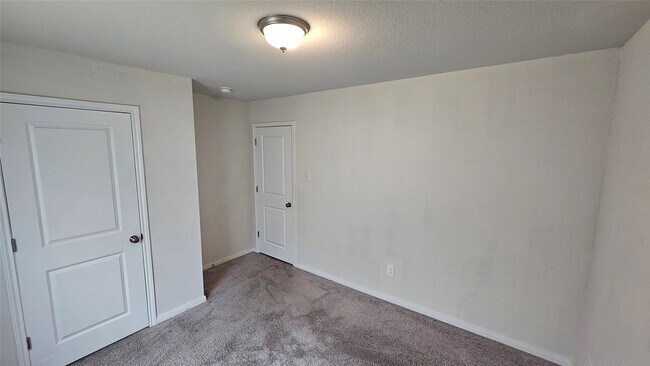 Building Photo - 14210 Green Wing Cir