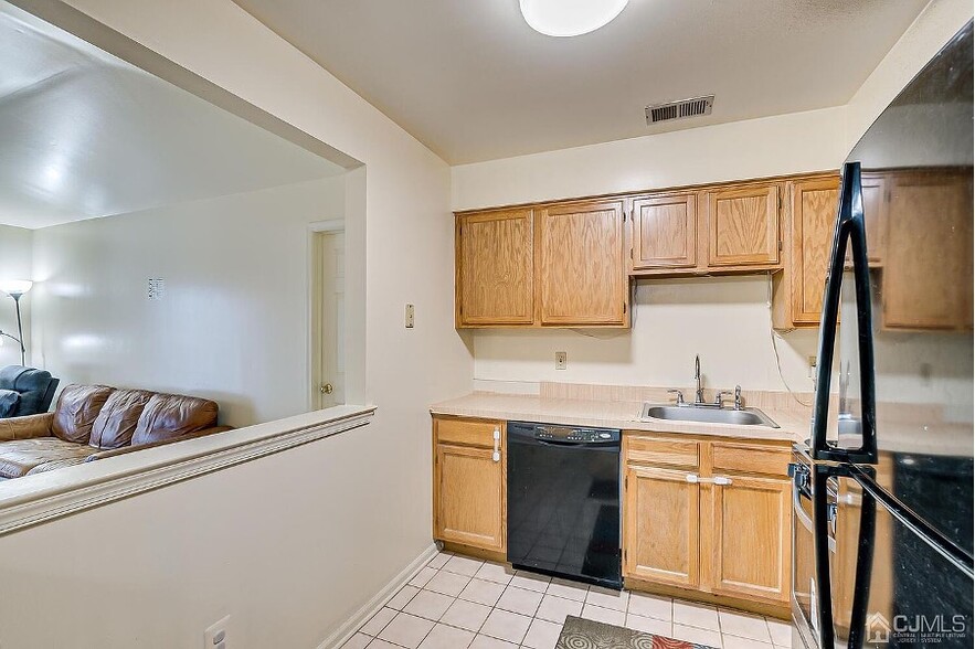Building Photo - 1138 Waterford Dr