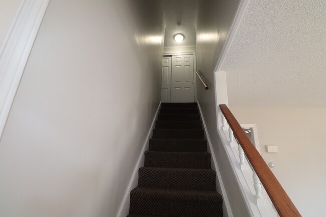 Building Photo - Gorgeous single-family Home