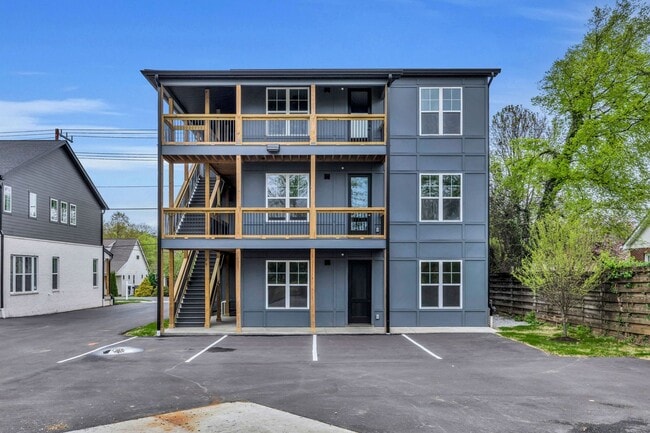 Building Photo - 423C Veritas St