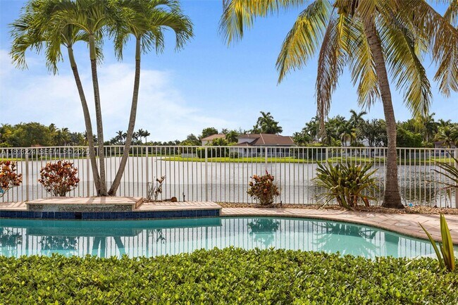 Building Photo - 926 Marina Dr