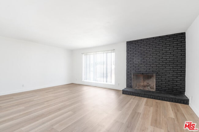 Building Photo - 1020 Larker Ave