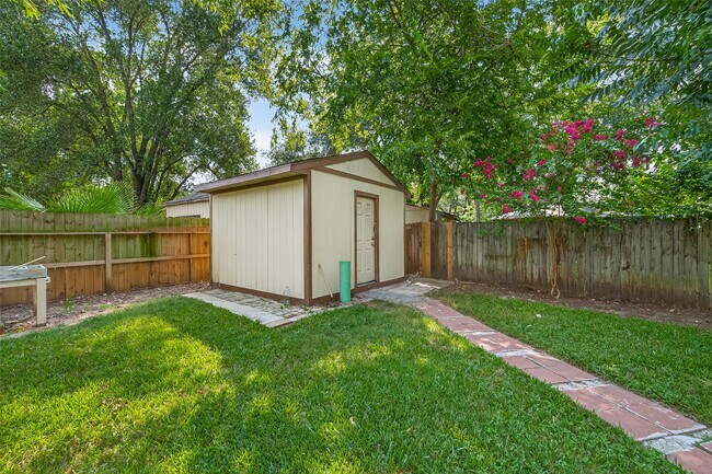 Building Photo - 5323 Windsong Trail