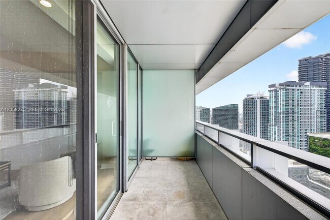 Building Photo - 1395 Brickell Ave