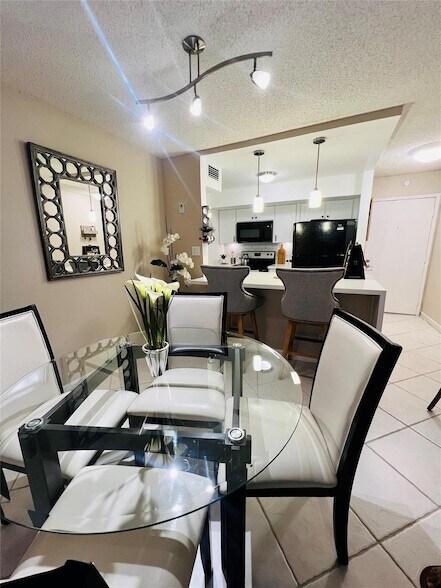 Building Photo - 525 N Ocean Blvd