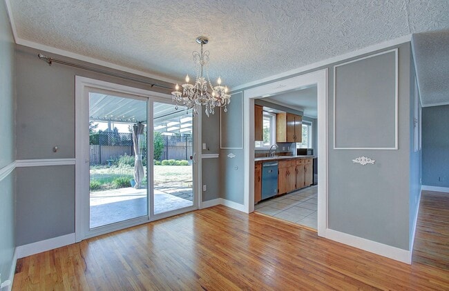 Building Photo - Welcome to this Beautifully Remodeled Ranc...