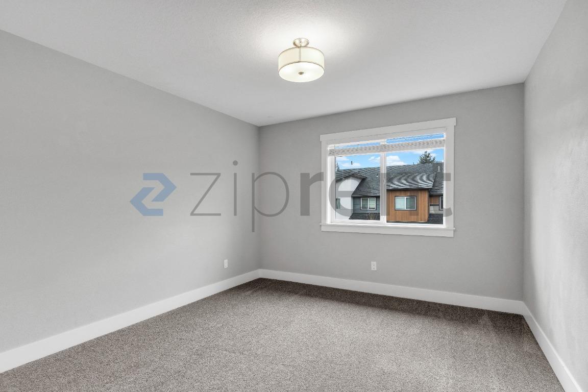 Building Photo - 12028 NE 108th St