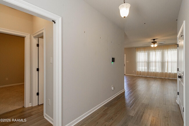 Building Photo - 303 Tall Meadows Ln