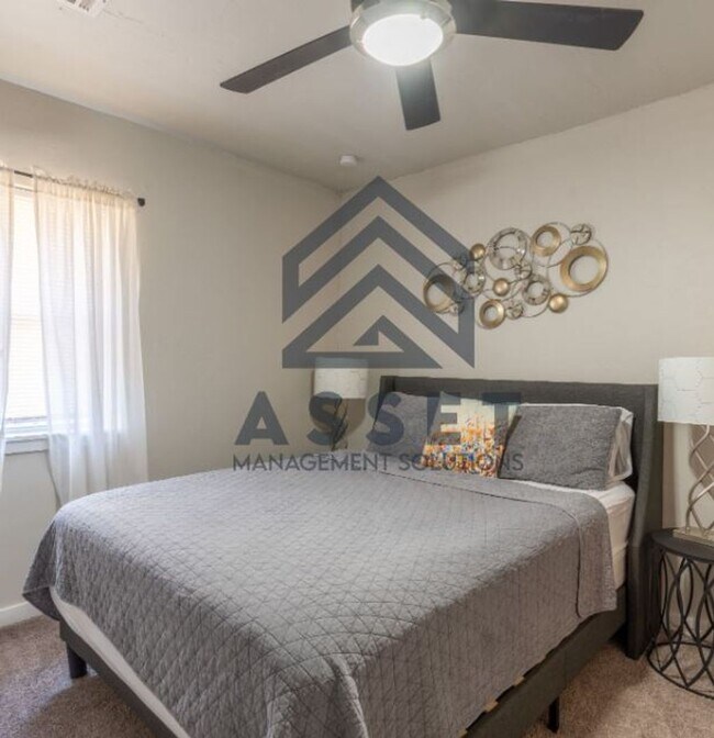 Building Photo - 2-Bed Furnished or Unfurnished The Choice Is Yours!