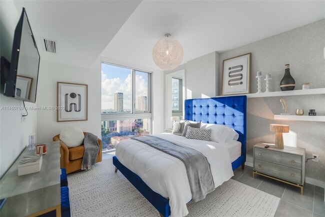 Building Photo - 227 NE 2nd St