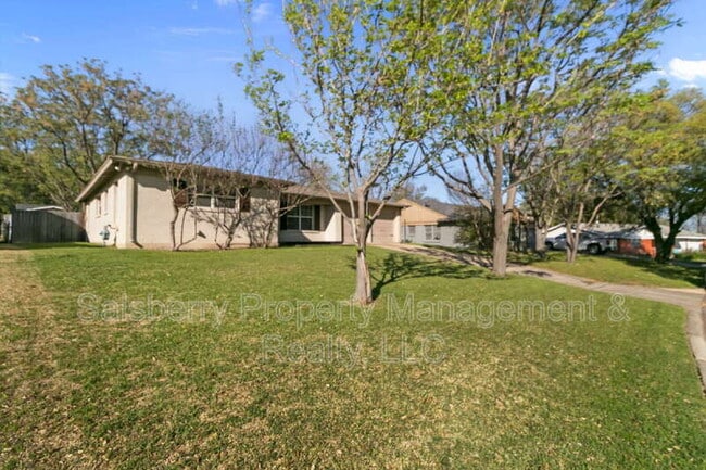 Building Photo - 5312 Odessa Ave