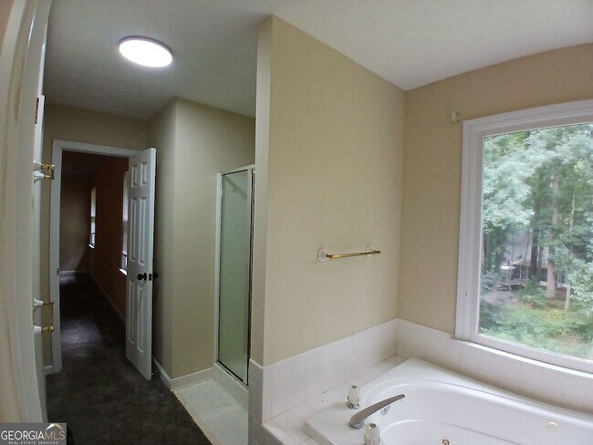 Building Photo - 4761 Habersham Way SE