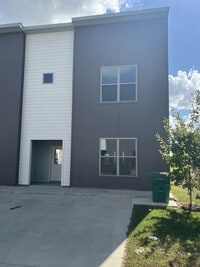 Building Photo - 113 Firethorn Dr