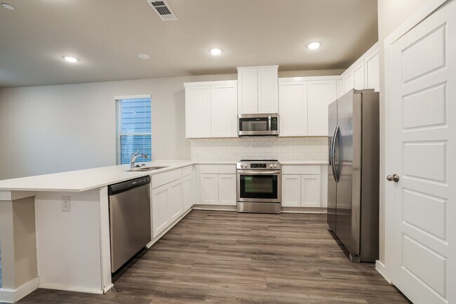 Building Photo - 18519 Centro Row