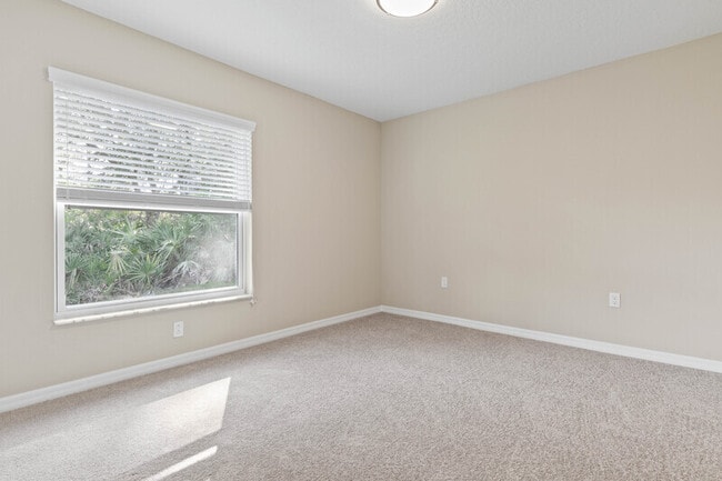 Building Photo - 5 Seabury Pl