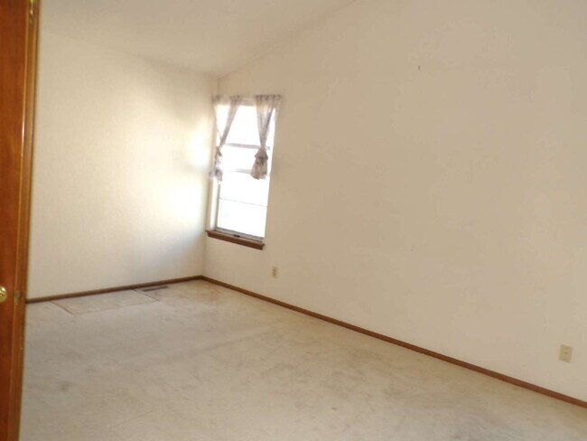 Building Photo - Four Lakes - Centennial - 3 Bedroom - 3 Ba...