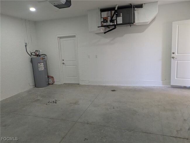 Building Photo - 1034 Chauncey Ave