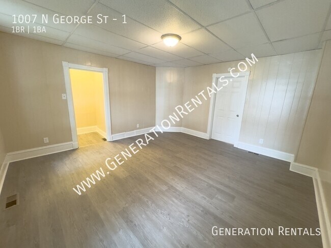 Building Photo - 1007 N George St