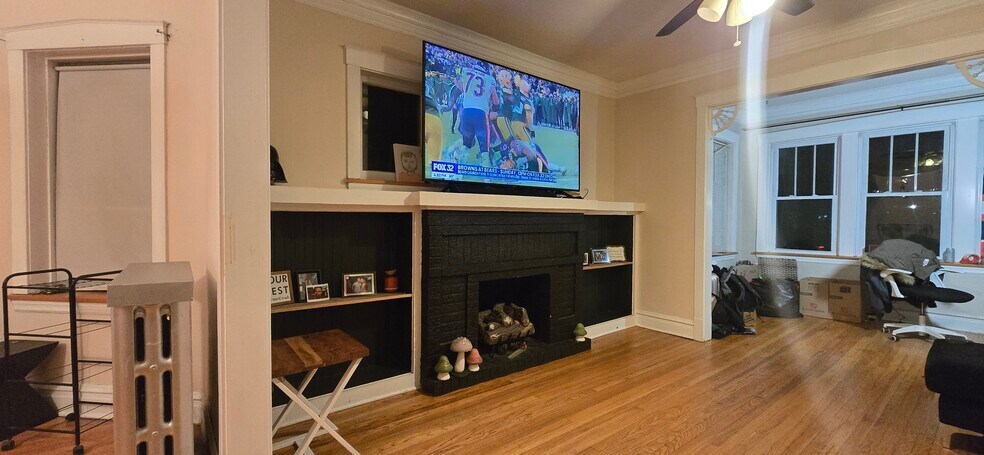 Building Photo - 4037 N Long Ave