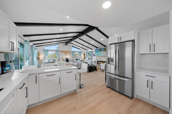 Building Photo - 5048 Bluff Pl