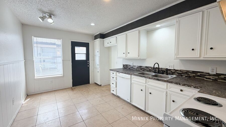Building Photo - 5718 Brownfield Dr